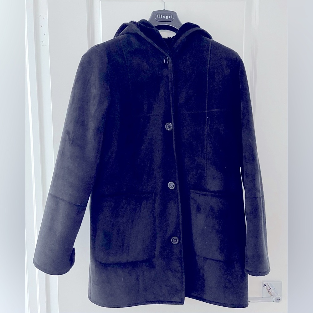 Women NEW  French black soft faux-suede winter coat.